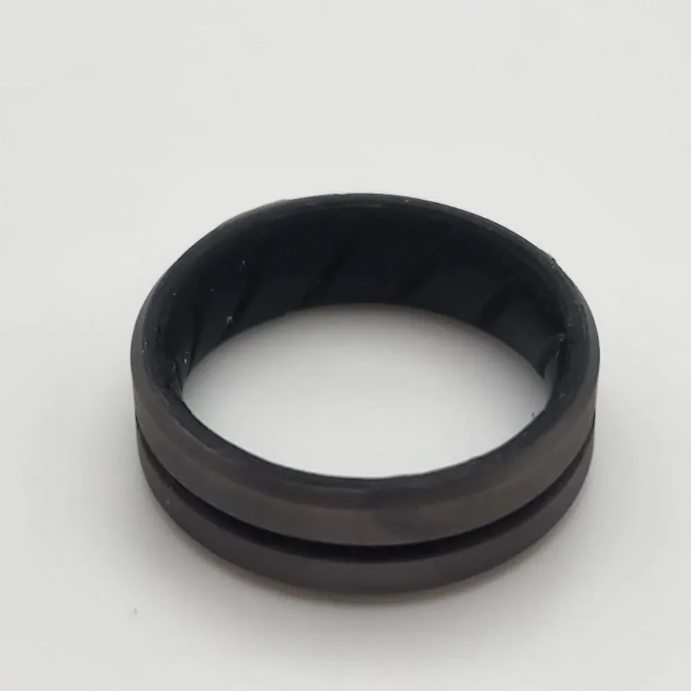 ROQ Gray & Black Breathable Comfort Engraved Middle Line Silicone Ring (11)